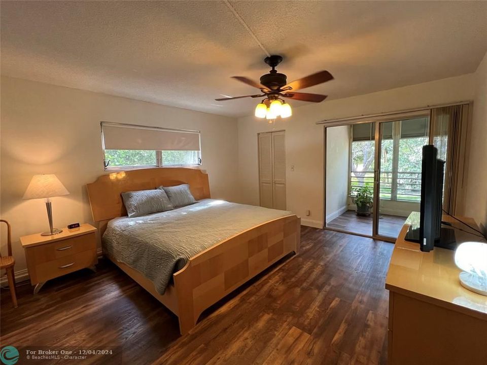 For Sale: $167,500 (2 beds, 2 baths, 1400 Square Feet)