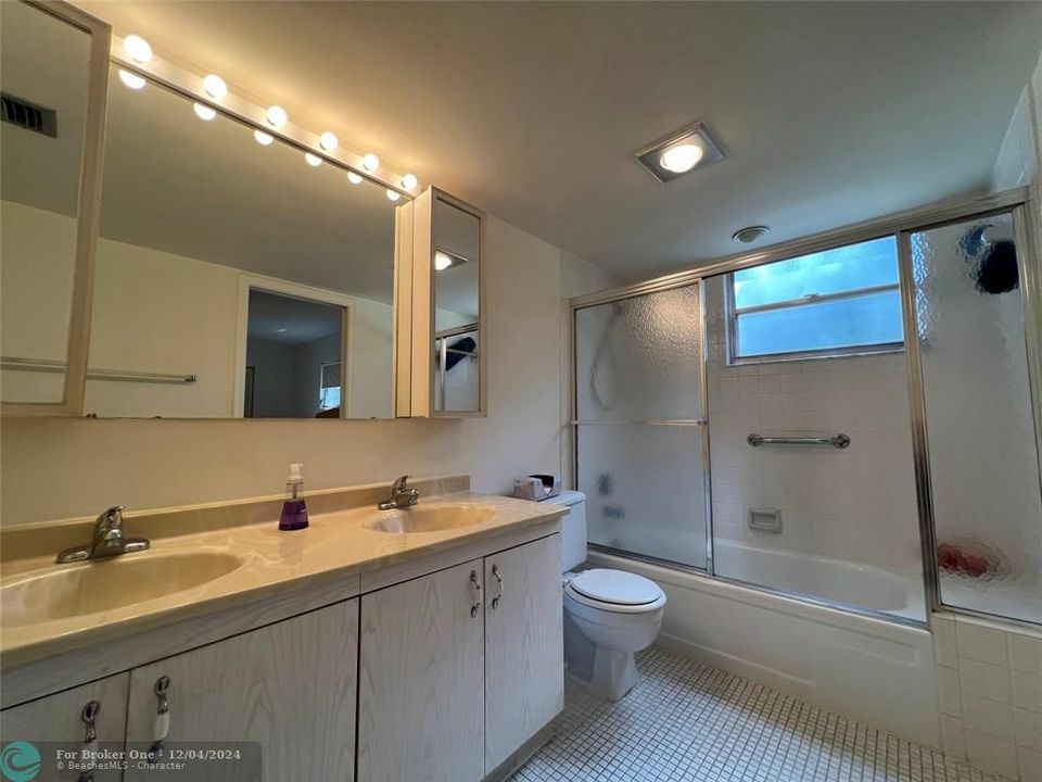 For Sale: $167,500 (2 beds, 2 baths, 1400 Square Feet)