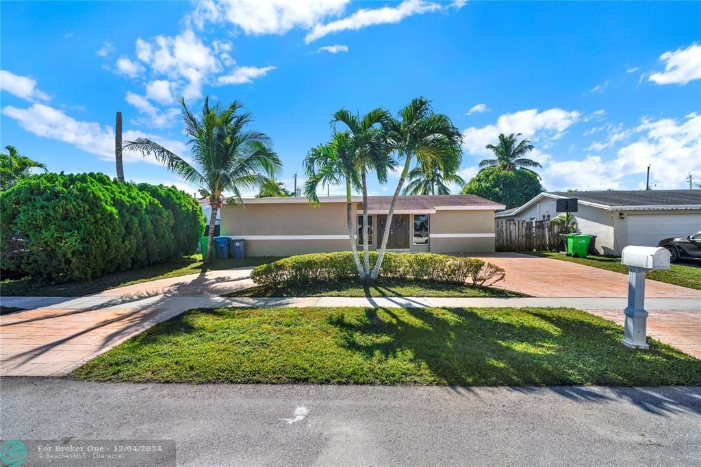 For Sale: $550,000 (3 beds, 2 baths, 1542 Square Feet)