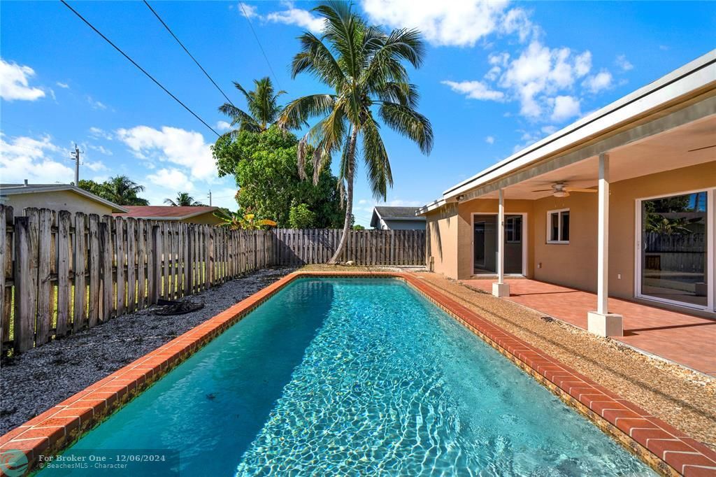 For Sale: $550,000 (3 beds, 2 baths, 1542 Square Feet)