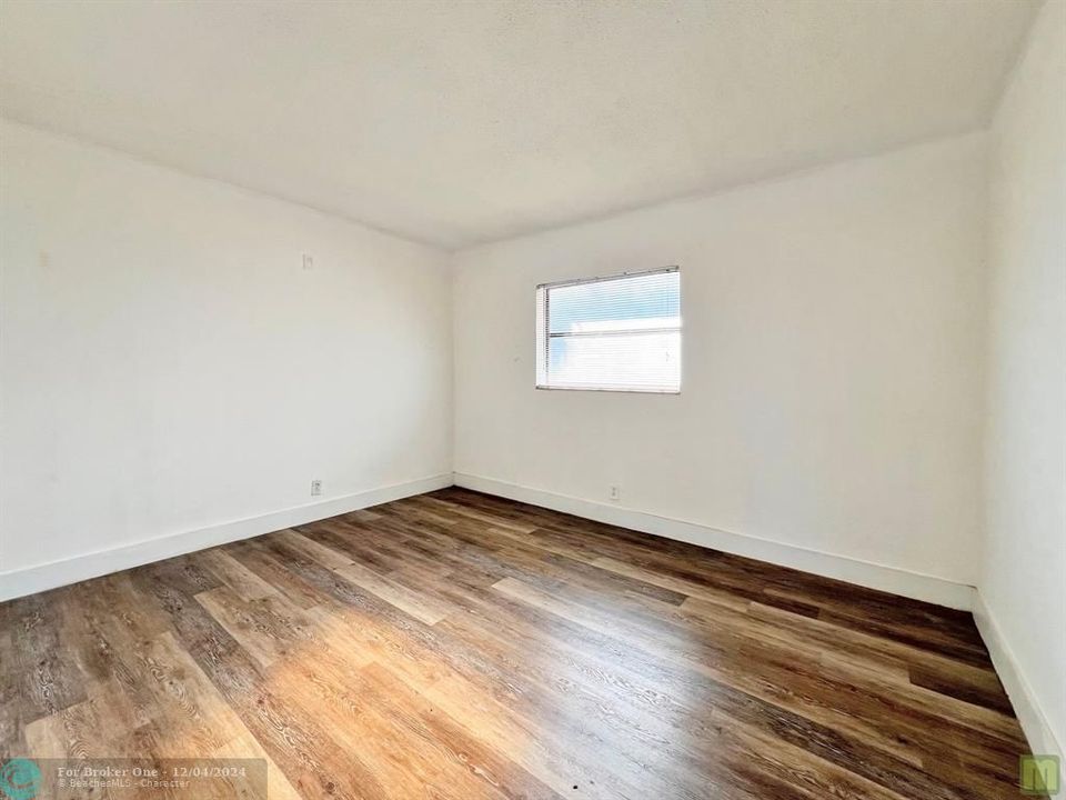 For Sale: $239,900 (2 beds, 1 baths, 650 Square Feet)