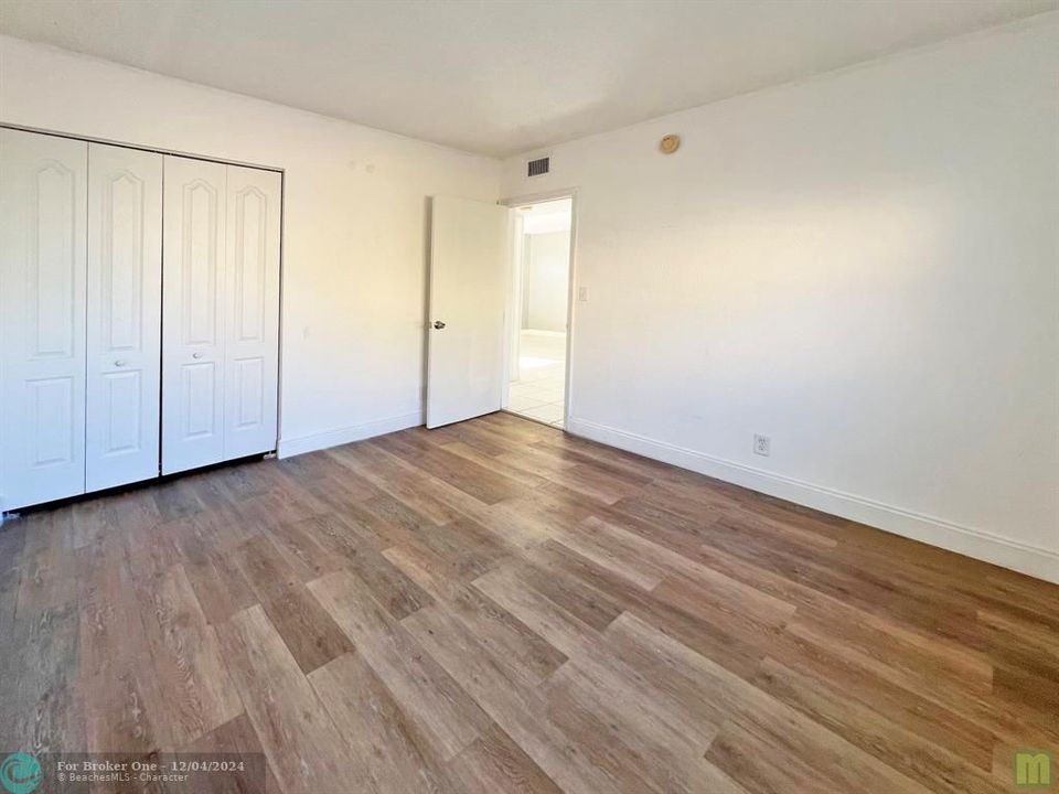 For Sale: $239,900 (2 beds, 1 baths, 650 Square Feet)