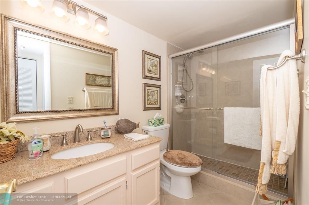 For Sale: $224,900 (2 beds, 2 baths, 1220 Square Feet)