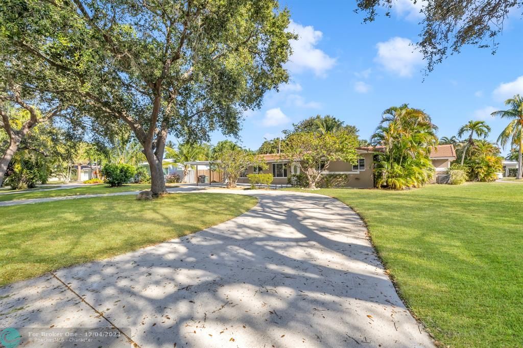 For Sale: $995,000 (3 beds, 3 baths, 2535 Square Feet)