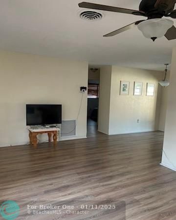 For Sale: $529,000 (2 beds, 1 baths, 1201 Square Feet)