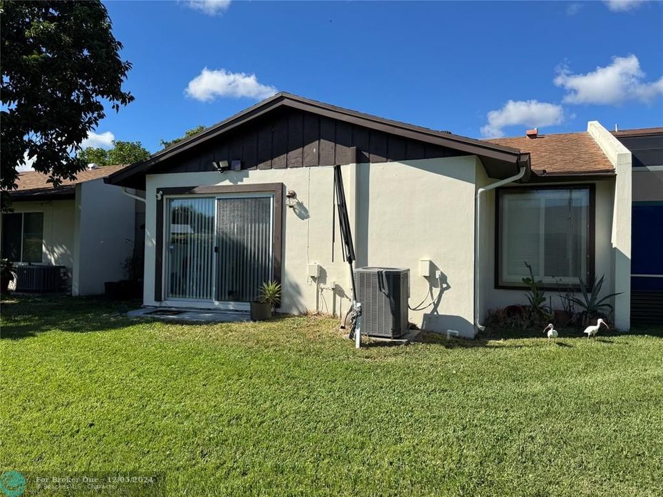 For Sale: $299,900 (3 beds, 2 baths, 1107 Square Feet)