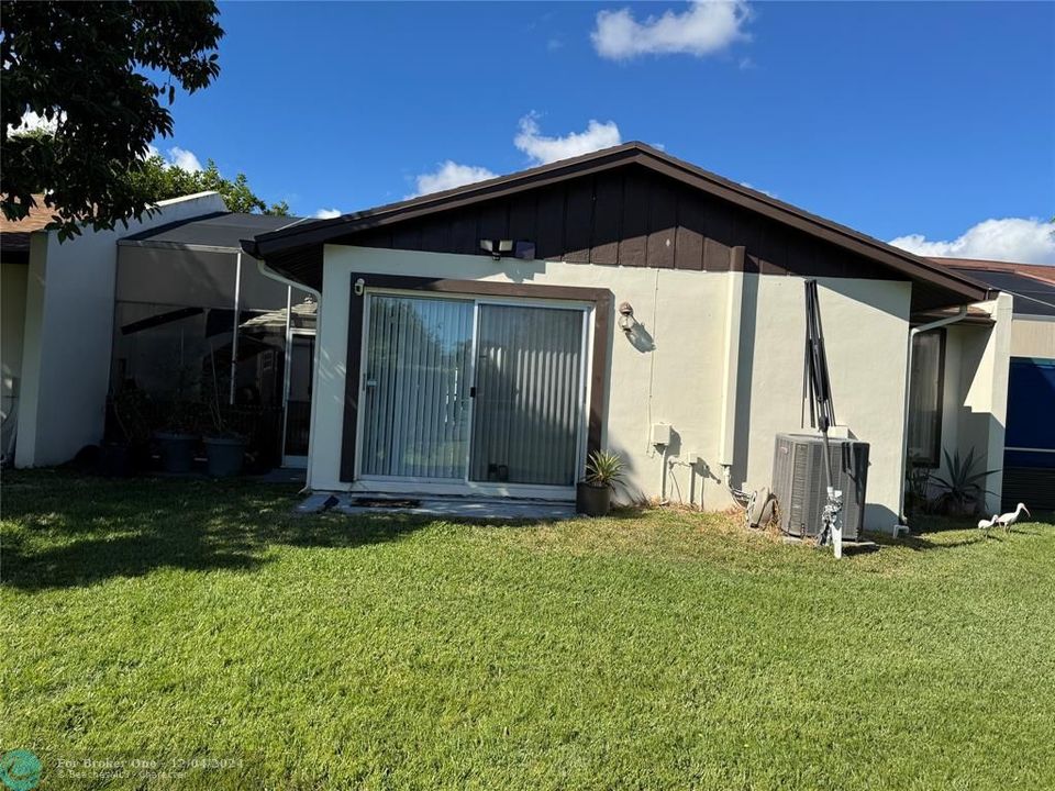 For Sale: $299,900 (3 beds, 2 baths, 1107 Square Feet)