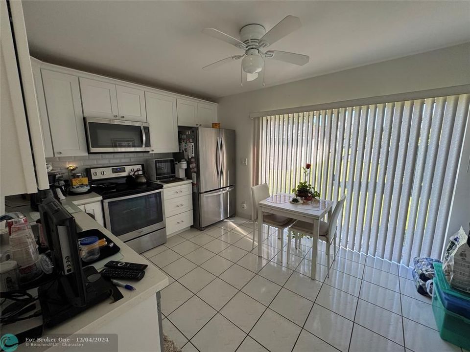 For Sale: $299,900 (3 beds, 2 baths, 1107 Square Feet)