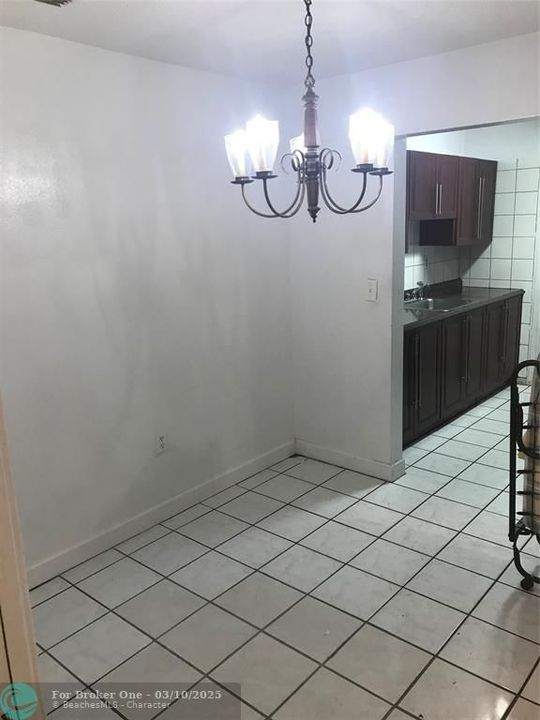 For Rent: $1,600 (1 beds, 1 baths, 800 Square Feet)