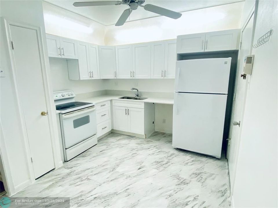 For Rent: $1,499 (1 beds, 1 baths, 860 Square Feet)