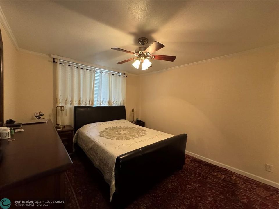 For Sale: $235,000 (2 beds, 2 baths, 984 Square Feet)