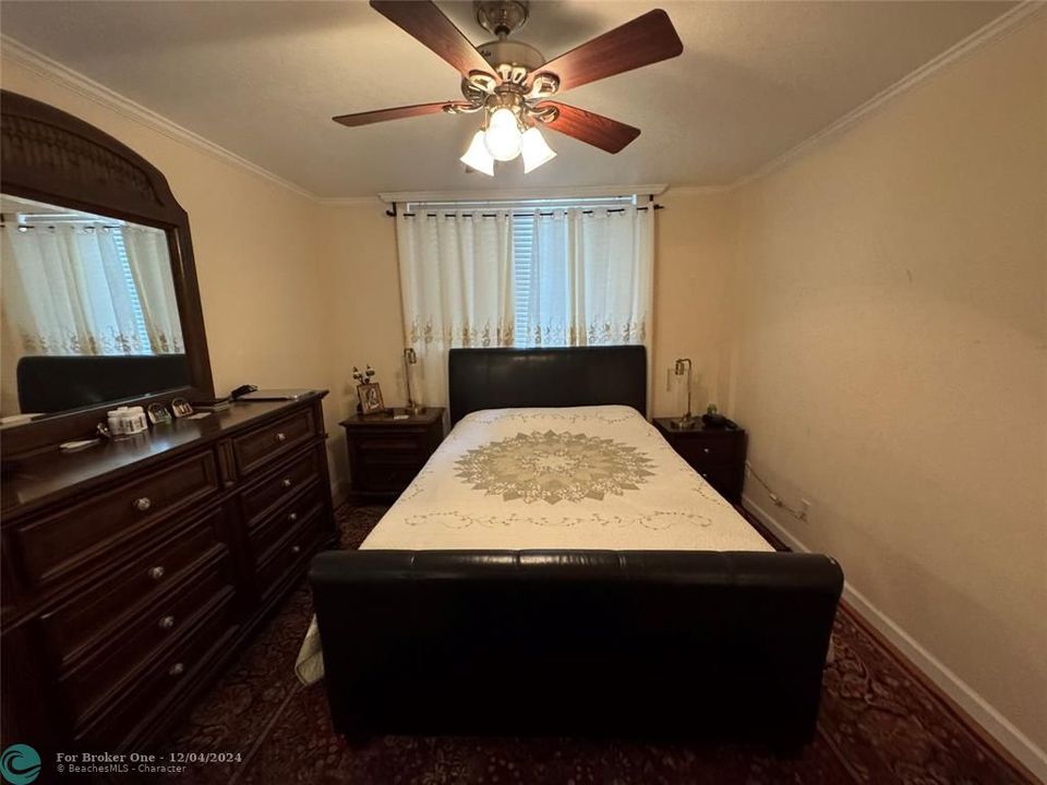 For Sale: $235,000 (2 beds, 2 baths, 984 Square Feet)