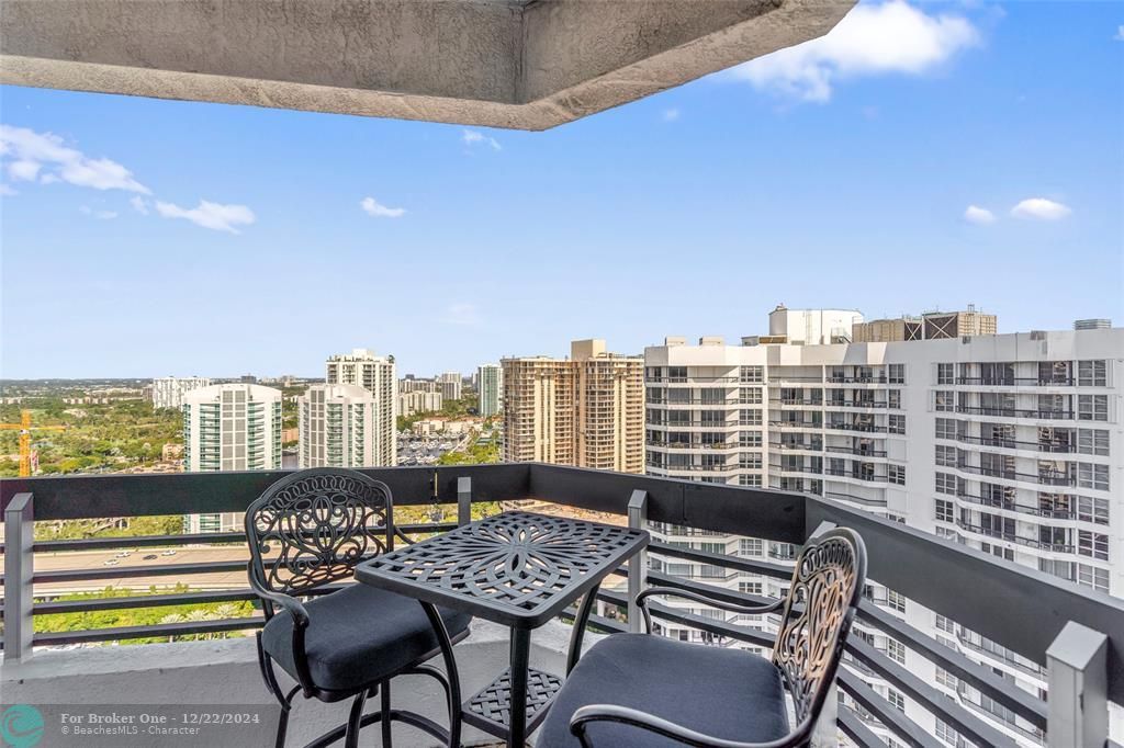 For Sale: $694,900 (2 beds, 2 baths, 1447 Square Feet)