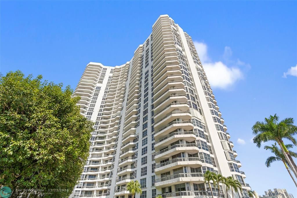 For Sale: $694,900 (2 beds, 2 baths, 1447 Square Feet)