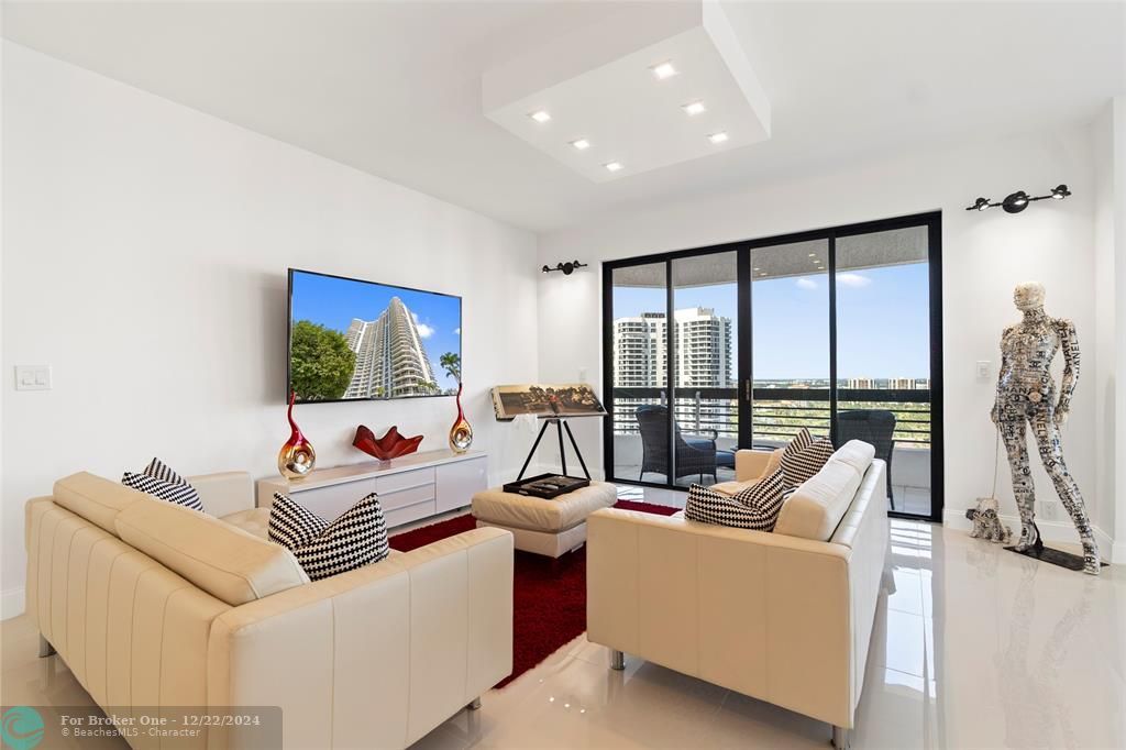 For Sale: $694,900 (2 beds, 2 baths, 1447 Square Feet)