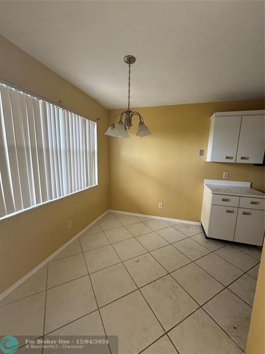 For Sale: $135,000 (2 beds, 2 baths, 1370 Square Feet)