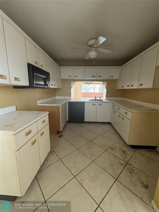 For Sale: $135,000 (2 beds, 2 baths, 1370 Square Feet)