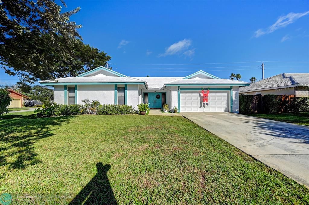 For Sale: $629,000 (3 beds, 2 baths, 2087 Square Feet)