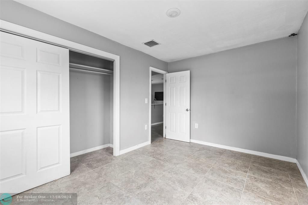 For Sale: $2,100 (3 beds, 2 baths, 1524 Square Feet)