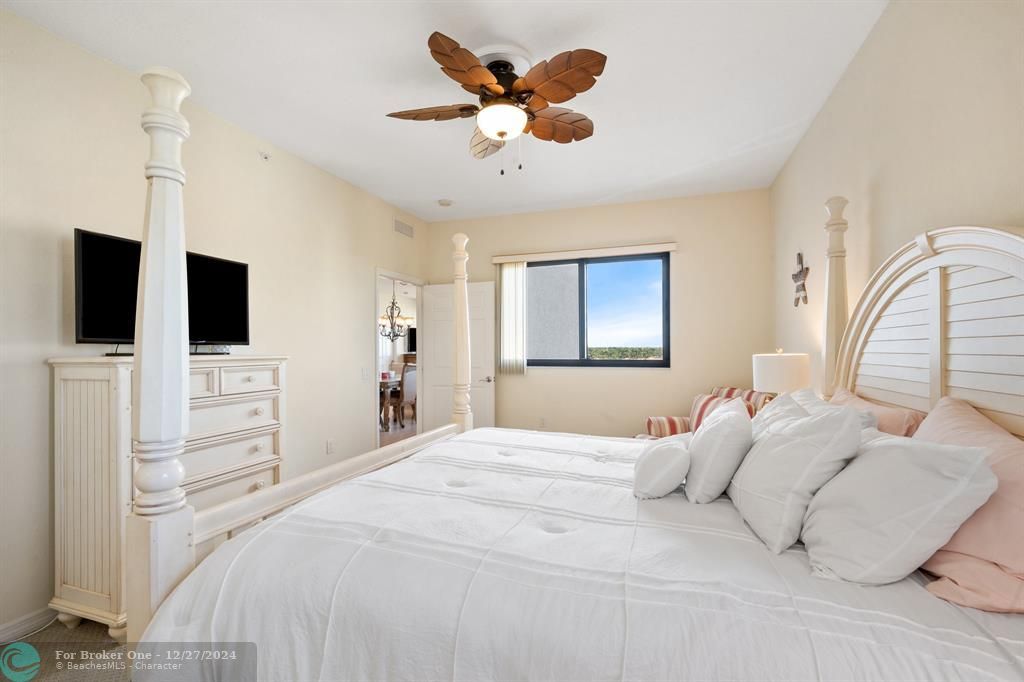 For Sale: $800,000 (2 beds, 2 baths, 2164 Square Feet)