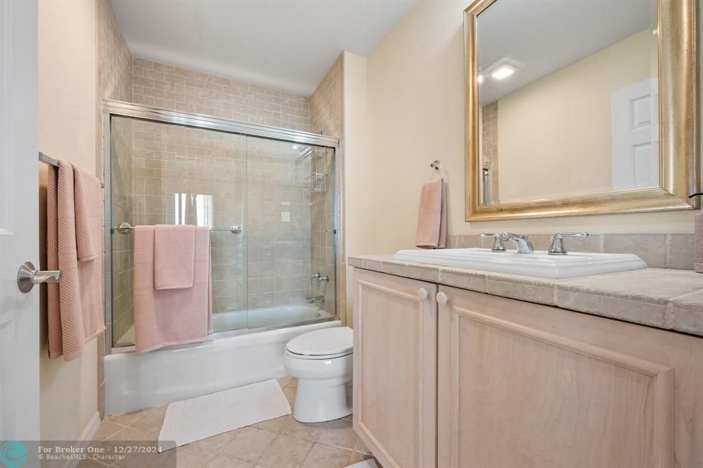 For Sale: $800,000 (2 beds, 2 baths, 2164 Square Feet)