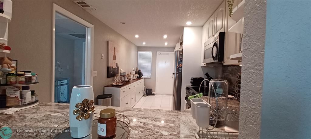 For Rent: $2,795 (2 beds, 2 baths, 1265 Square Feet)