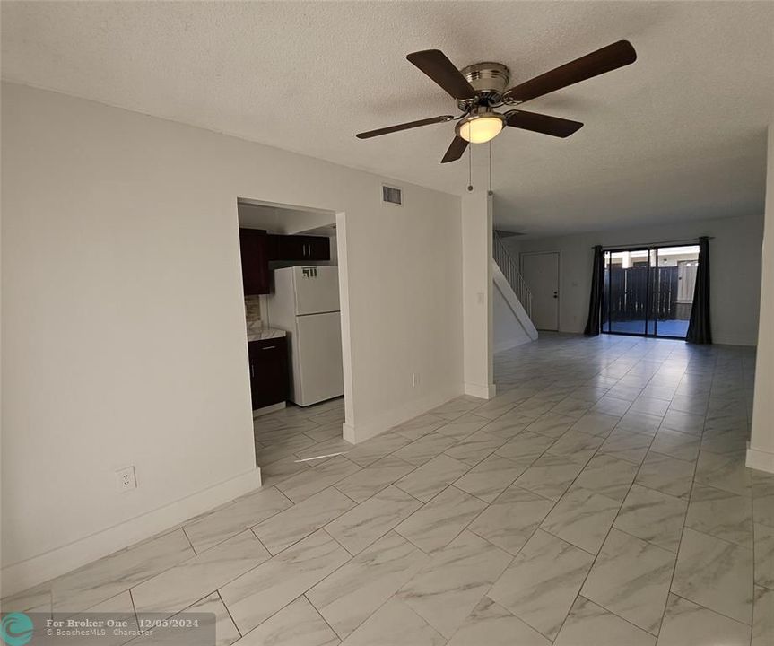 For Sale: $196,990 (2 beds, 1 baths, 1020 Square Feet)