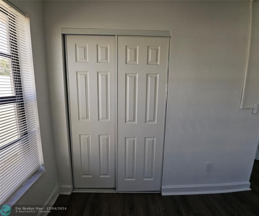 For Sale: $196,990 (2 beds, 1 baths, 1020 Square Feet)