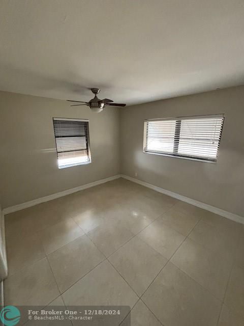 For Rent: $2,350 (2 beds, 1 baths, 884 Square Feet)