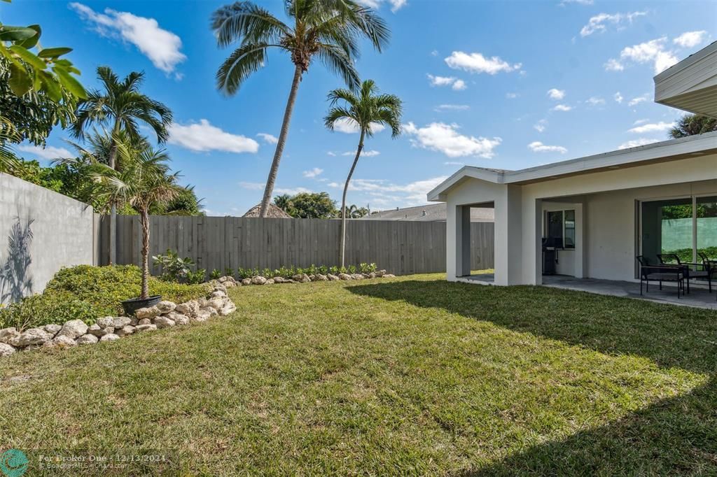 For Sale: $999,999 (3 beds, 2 baths, 1945 Square Feet)