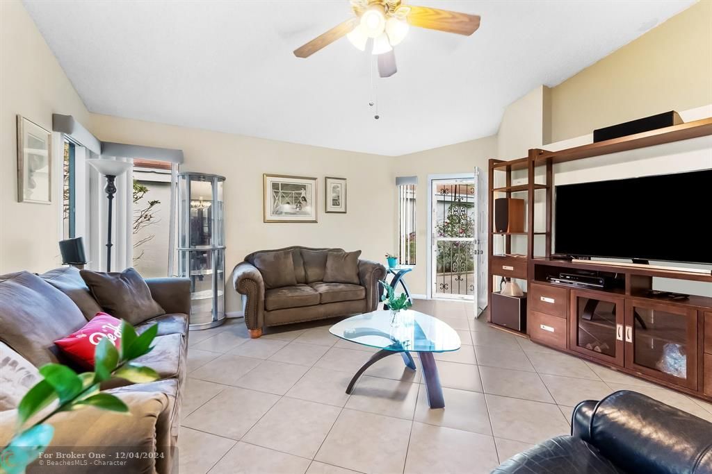 For Sale: $474,900 (3 beds, 2 baths, 1440 Square Feet)