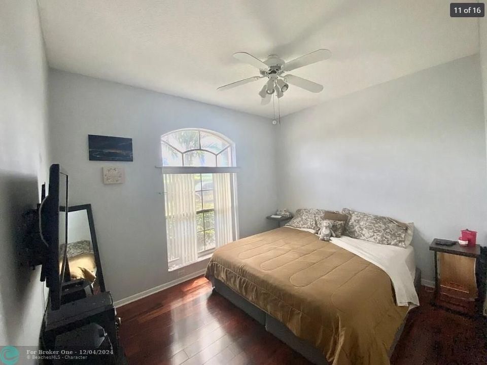 For Rent: $3,795 (4 beds, 2 baths, 2111 Square Feet)