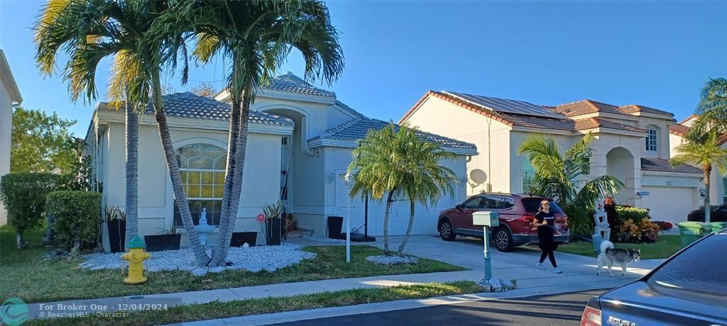 For Rent: $3,795 (4 beds, 2 baths, 2111 Square Feet)