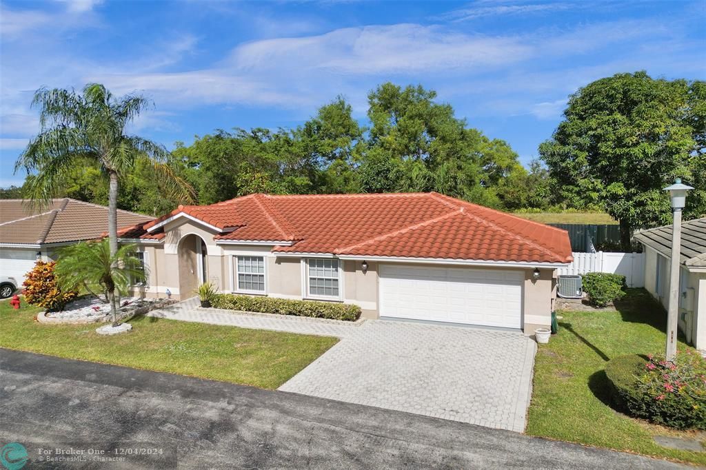 For Sale: $549,000 (3 beds, 2 baths, 1473 Square Feet)