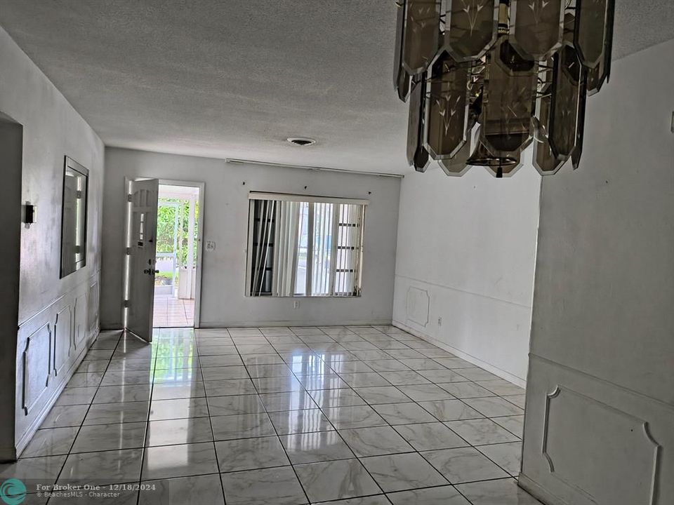 En Venta: $299,000 (2 camas, 2 baños, 1554 Pies cuadrados)