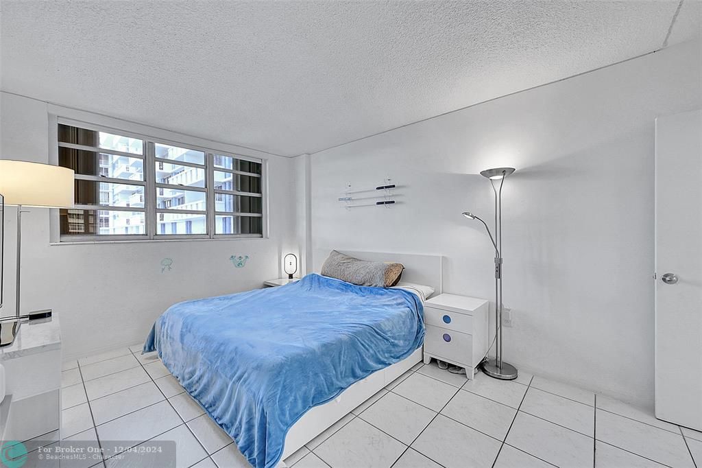 For Sale: $969,000 (2 beds, 1 baths, 1150 Square Feet)