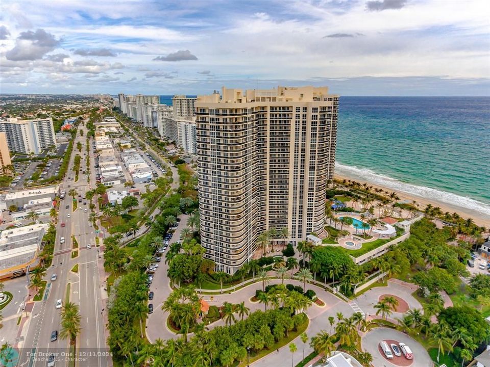 For Sale: $1,555,000 (3 beds, 2 baths, 1977 Square Feet)