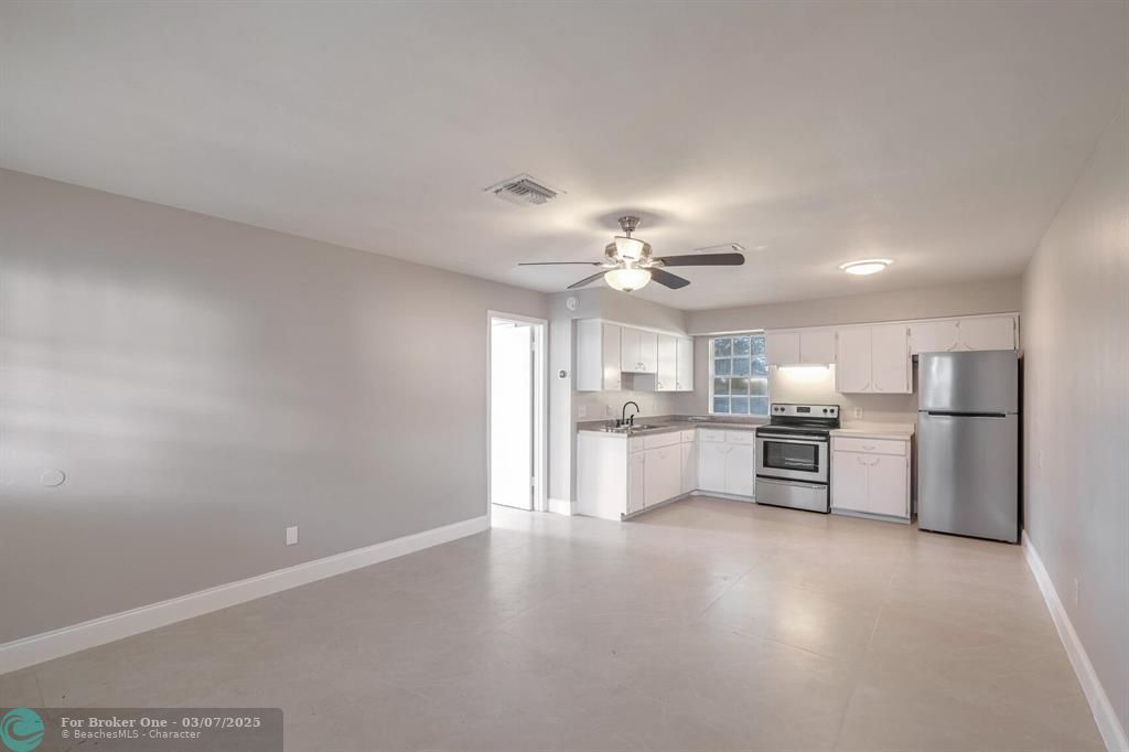 For Sale: $1,500 (1 beds, 1 baths, 622 Square Feet)