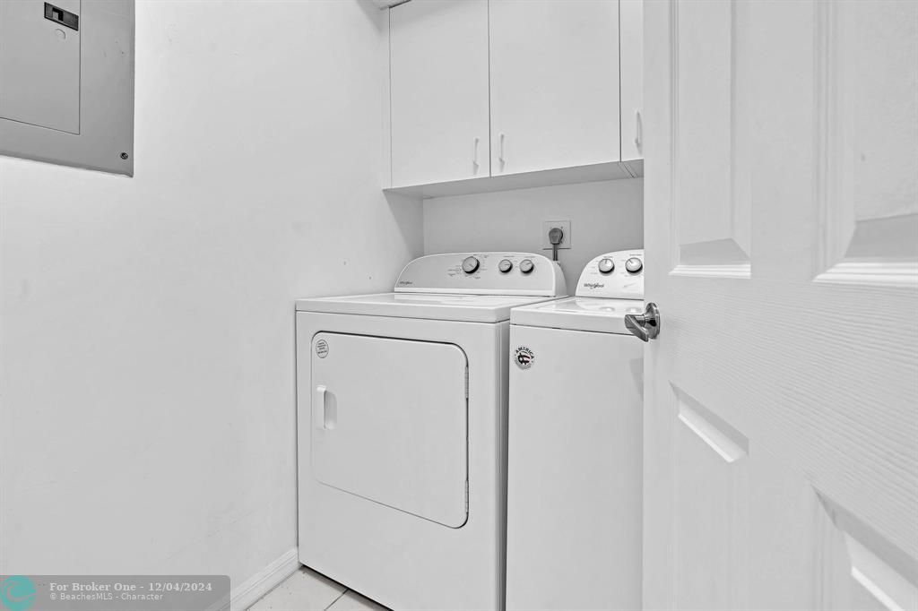 For Sale: $250,000 (2 beds, 2 baths, 1500 Square Feet)