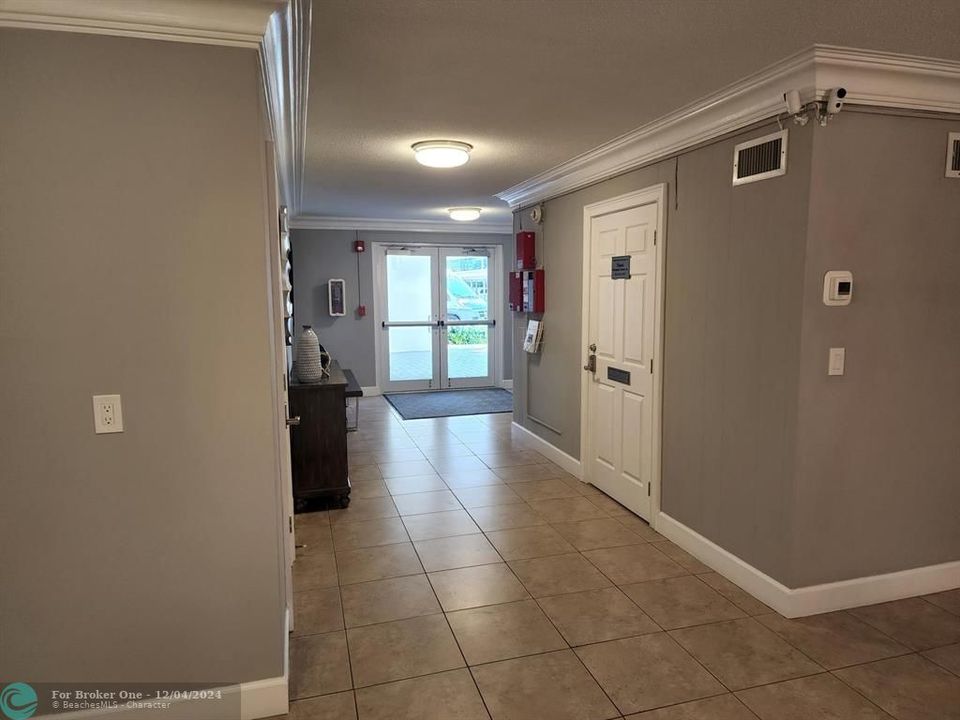 For Sale: $229,000 (1 beds, 1 baths, 535 Square Feet)