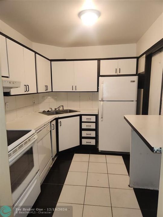 For Rent: $1,875 (2 beds, 2 baths, 1050 Square Feet)