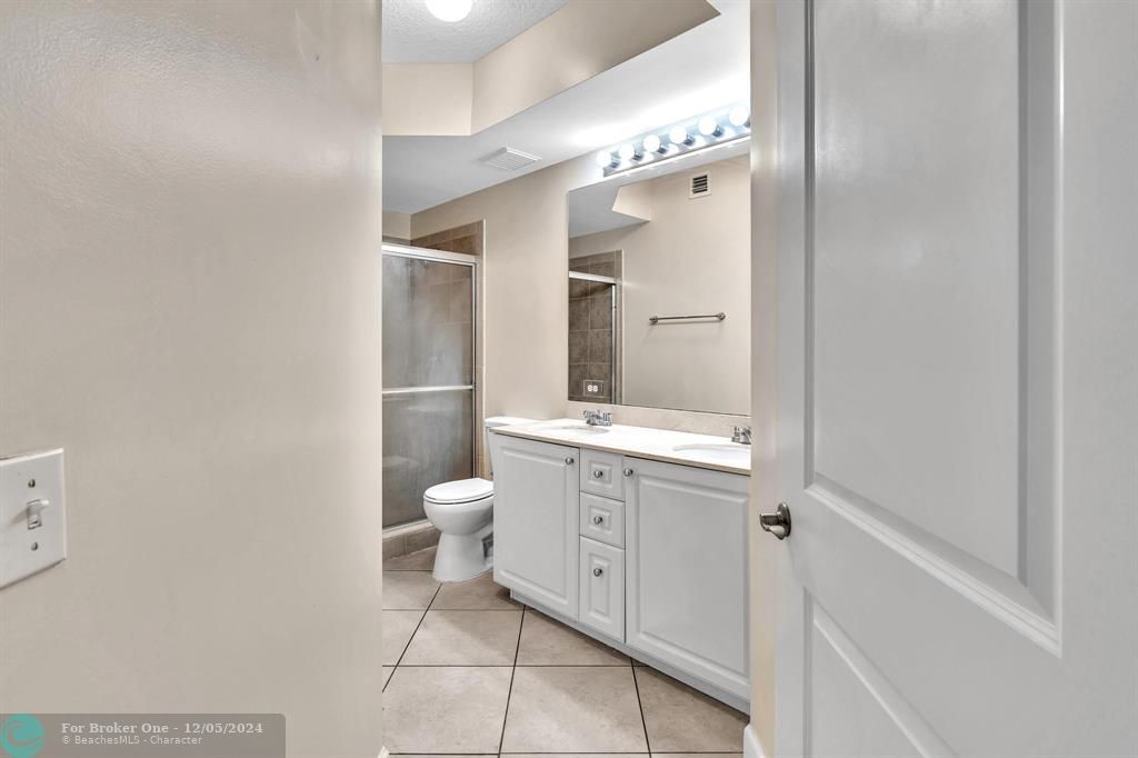 For Sale: $250,000 (2 beds, 2 baths, 1164 Square Feet)