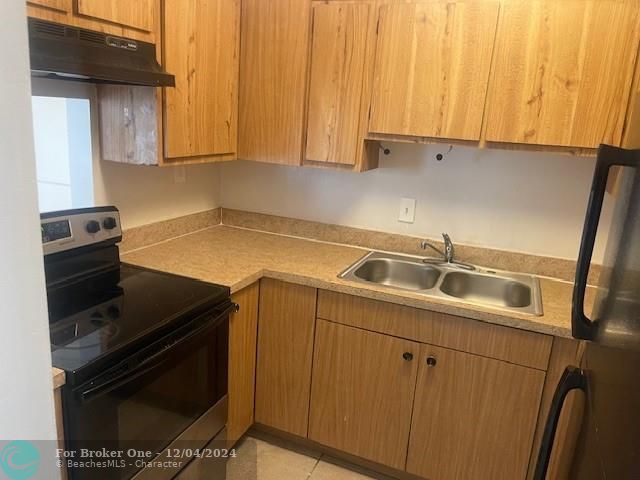 For Rent: $2,000 (2 beds, 2 baths, 800 Square Feet)