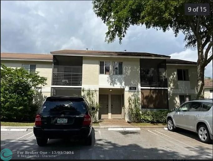 For Rent: $1,900 (2 beds, 1 baths, 680 Square Feet)