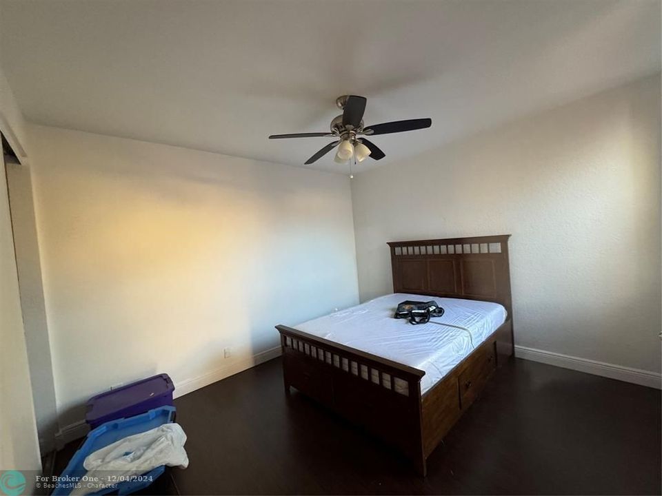 For Sale: $220,000 (2 beds, 2 baths, 1000 Square Feet)