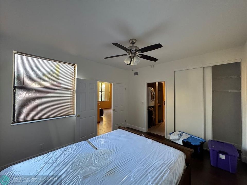 For Sale: $220,000 (2 beds, 2 baths, 1000 Square Feet)