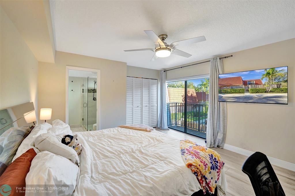 For Sale: $408,000 (2 beds, 2 baths, 1372 Square Feet)