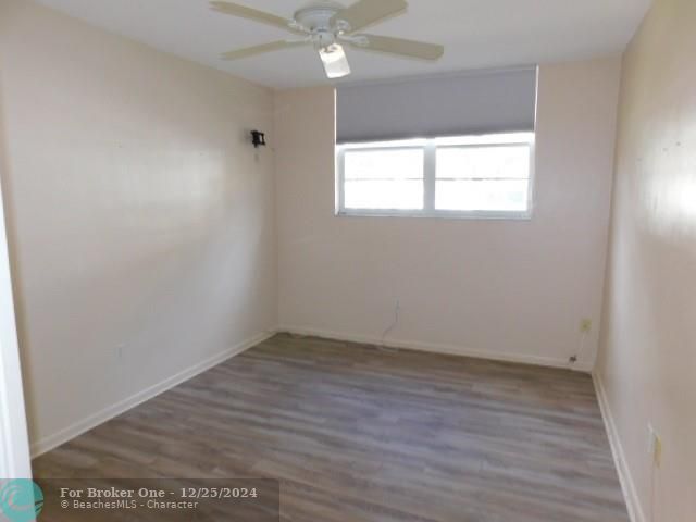 For Sale: $397,500 (2 beds, 2 baths, 990 Square Feet)