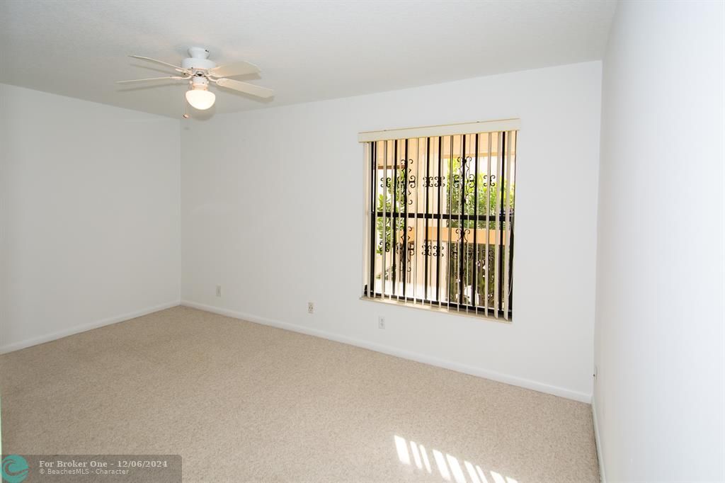 For Rent: $2,400 (2 beds, 2 baths, 1150 Square Feet)