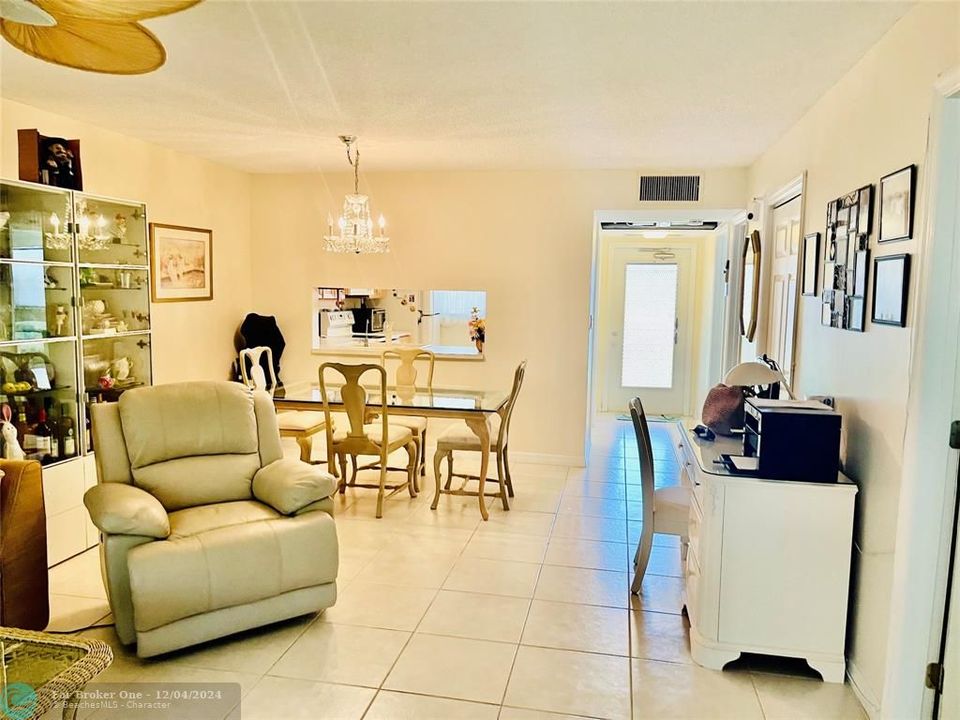 For Sale: $139,997 (2 beds, 2 baths, 920 Square Feet)